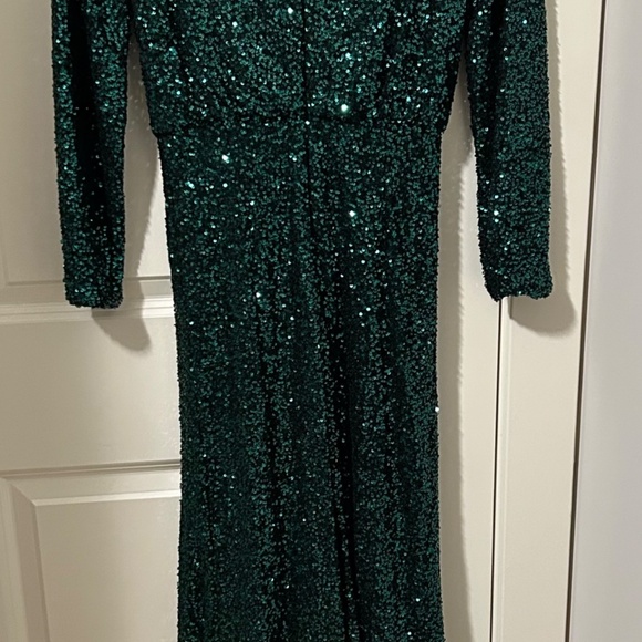 Dress The Population- Mischa sequin side slit long sleeve gown - Picture 4 of 5